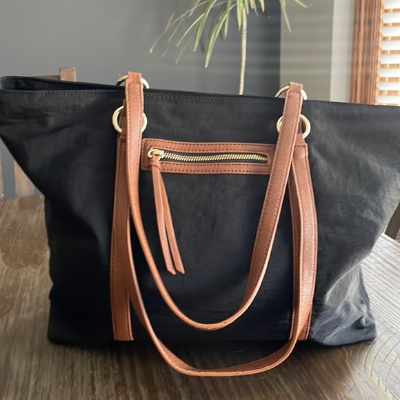 Banana Republic Factory Handbags - ❗️SOLD❗️Banana Republic Factory black nylon zip tote bag